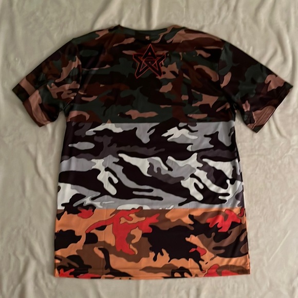 NWOT Waz Shop T-shirt Camo - Picture 2 of 3